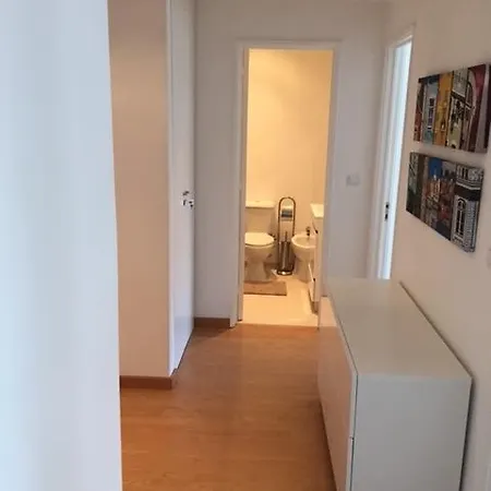 Urban Apartment *